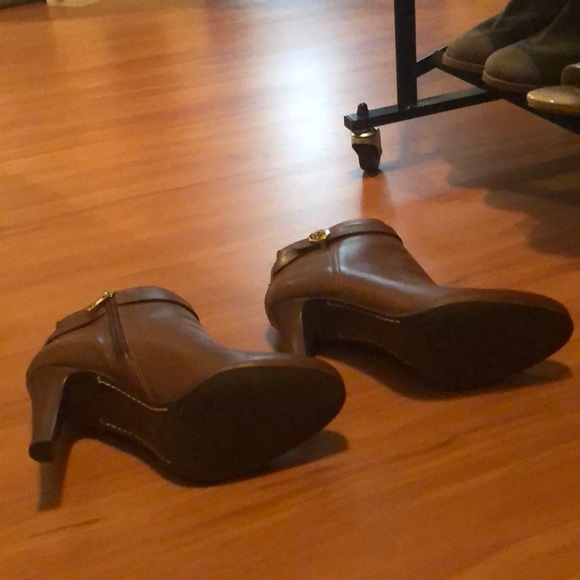 Tory Burch Bristol Logo Bootie - Picture 3 of 5